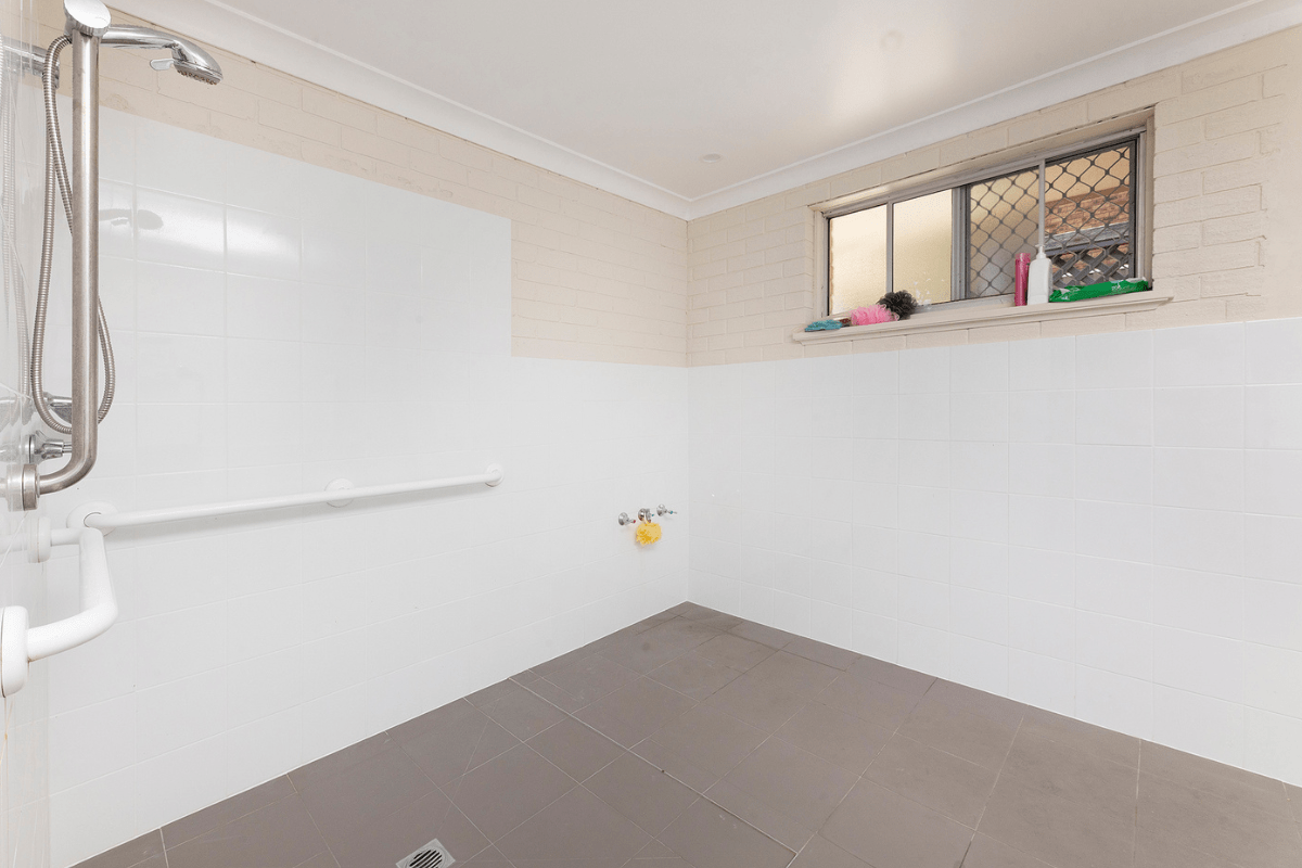 A well presented SIL home, close to all town amenities and the beach — Home image 11