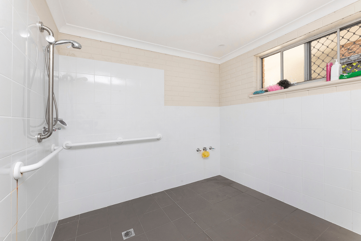 A well presented SIL home, close to all town amenities and the beach — Home image 12