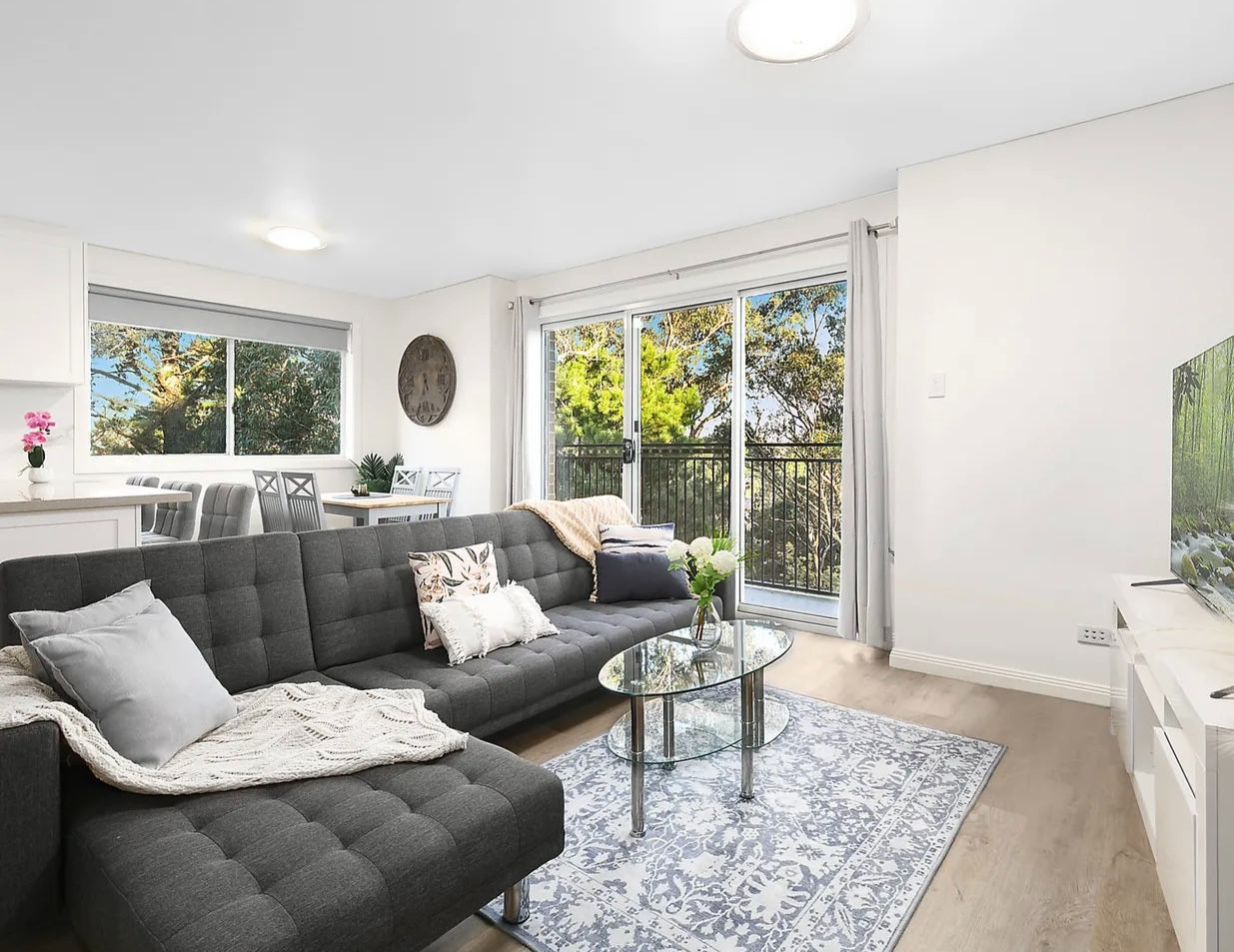 Modern 3-bedroom Katoomba townhouse (Nature view) — Home image 6