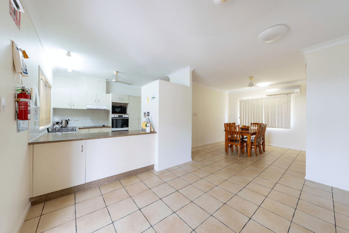 Discover this warm and welcoming home in Douglas Queensland — Home image 2