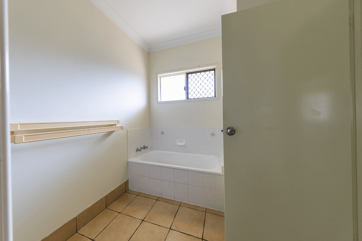 Discover this warm and welcoming home in Douglas Queensland — Home image 9