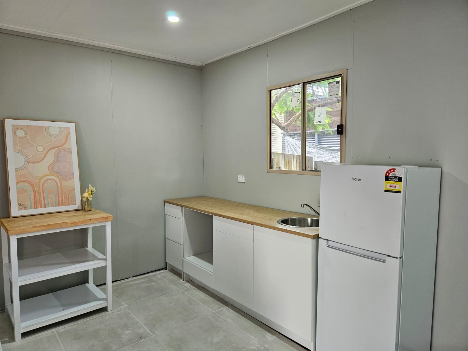 For Sole Occupancy- Fully furnished- Close to ameneties — Home image 2