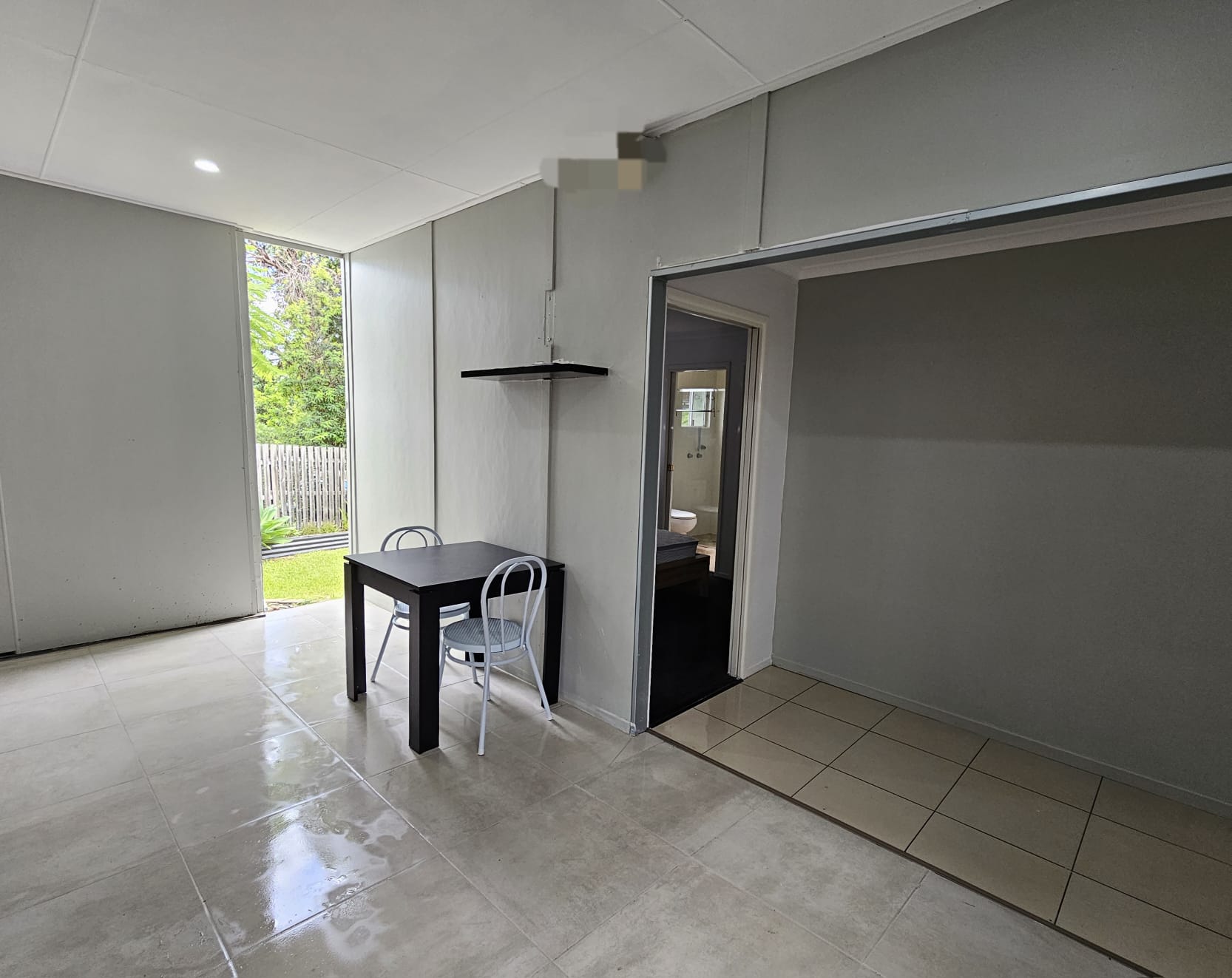 For Sole Occupancy- Fully furnished- Close to ameneties — Home image 5