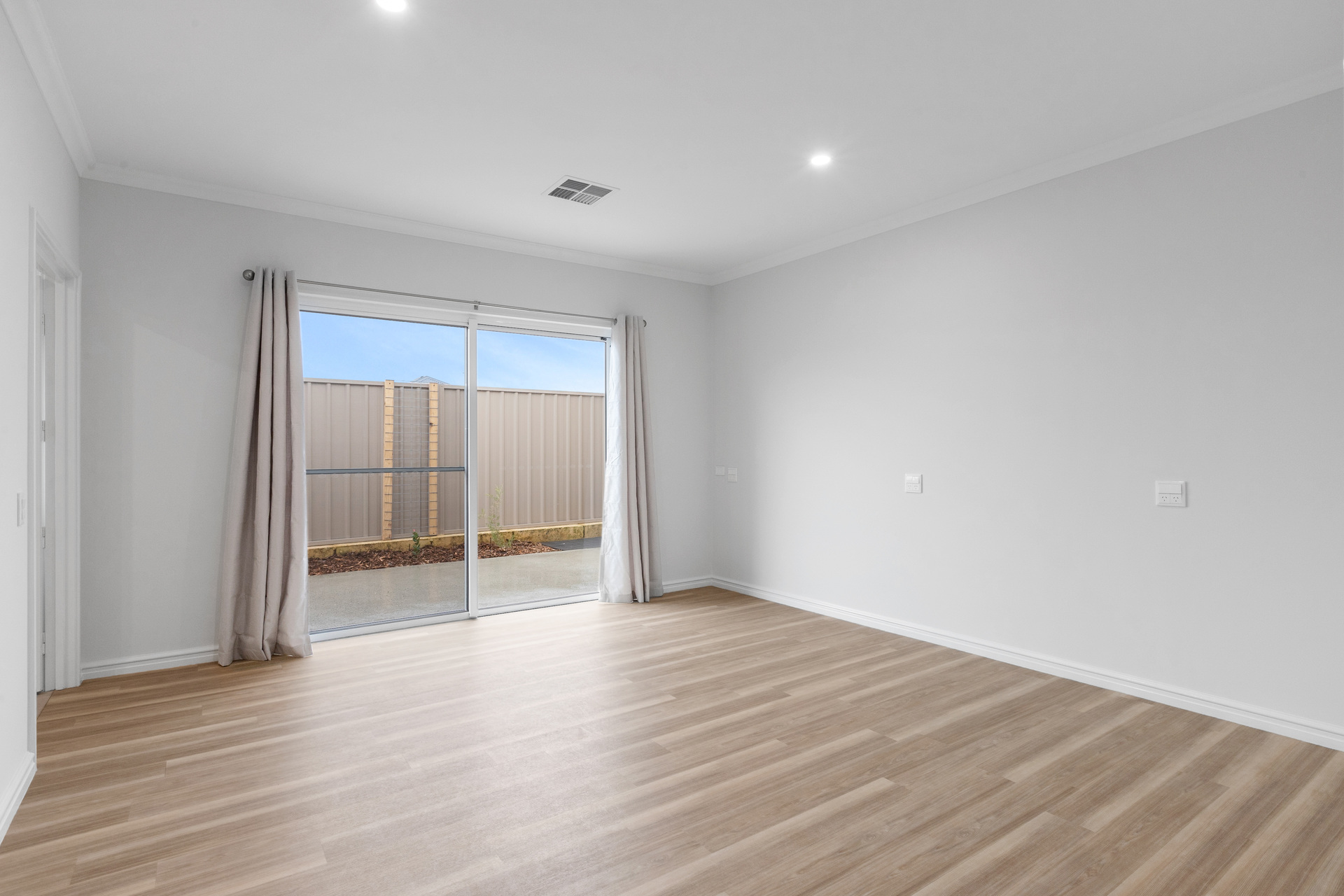 Discover Accessible Luxury: Karnup's Premier SDA Home — Home image 4