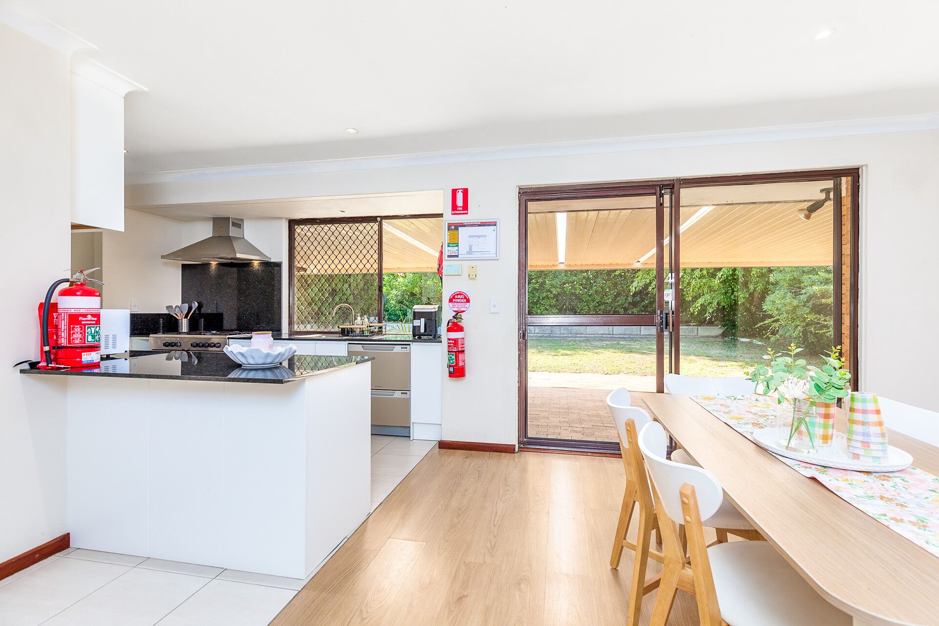 Surrounded by greenery in Beldon — Home image 2