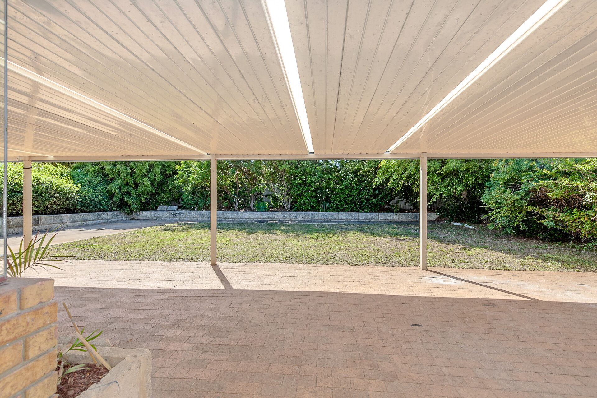 Surrounded by greenery in Beldon — Home image 6