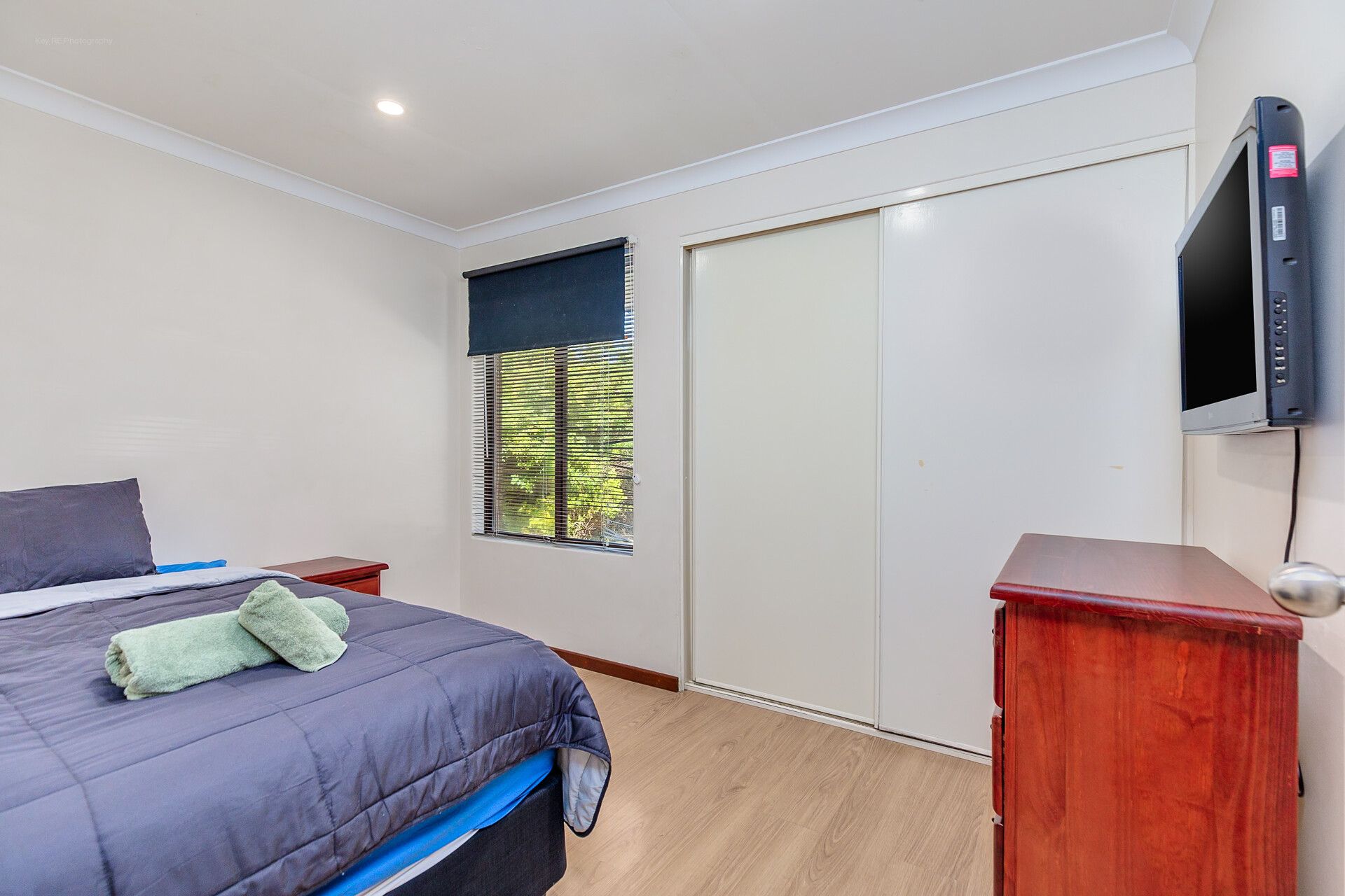 Surrounded by greenery in Beldon — Home image 8