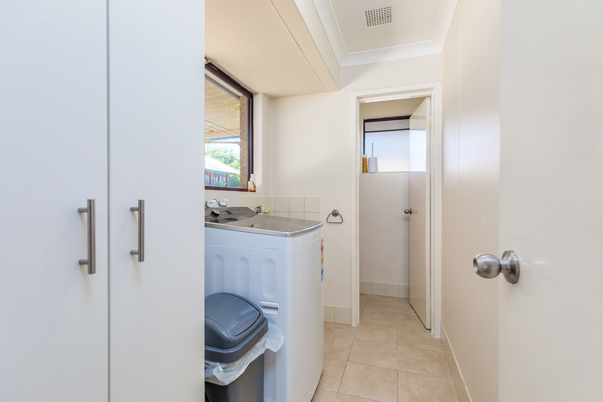 Surrounded by greenery in Beldon — Home image 9