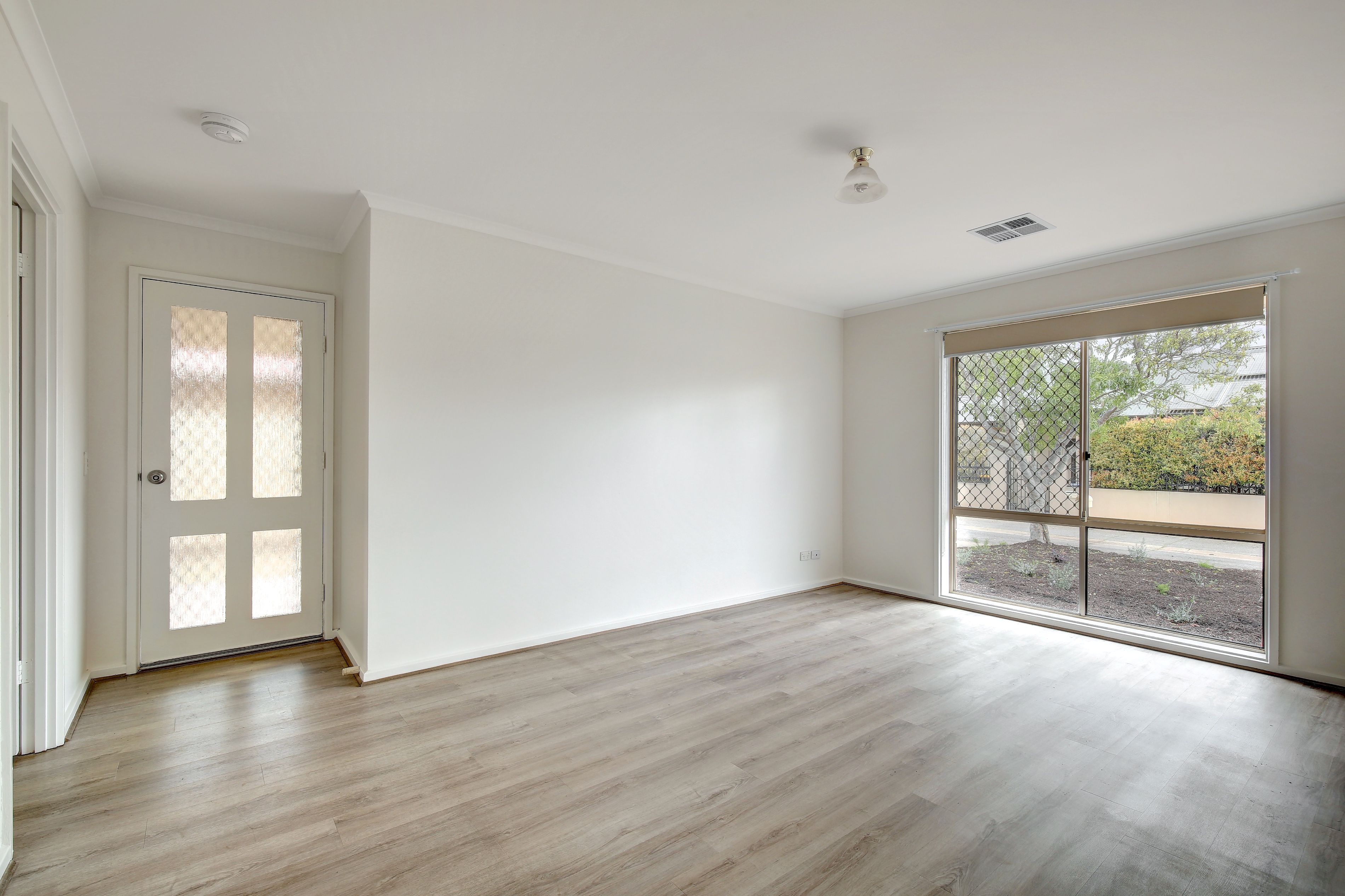 Charming 3 Bedroom SDA Share Property — Home image 8