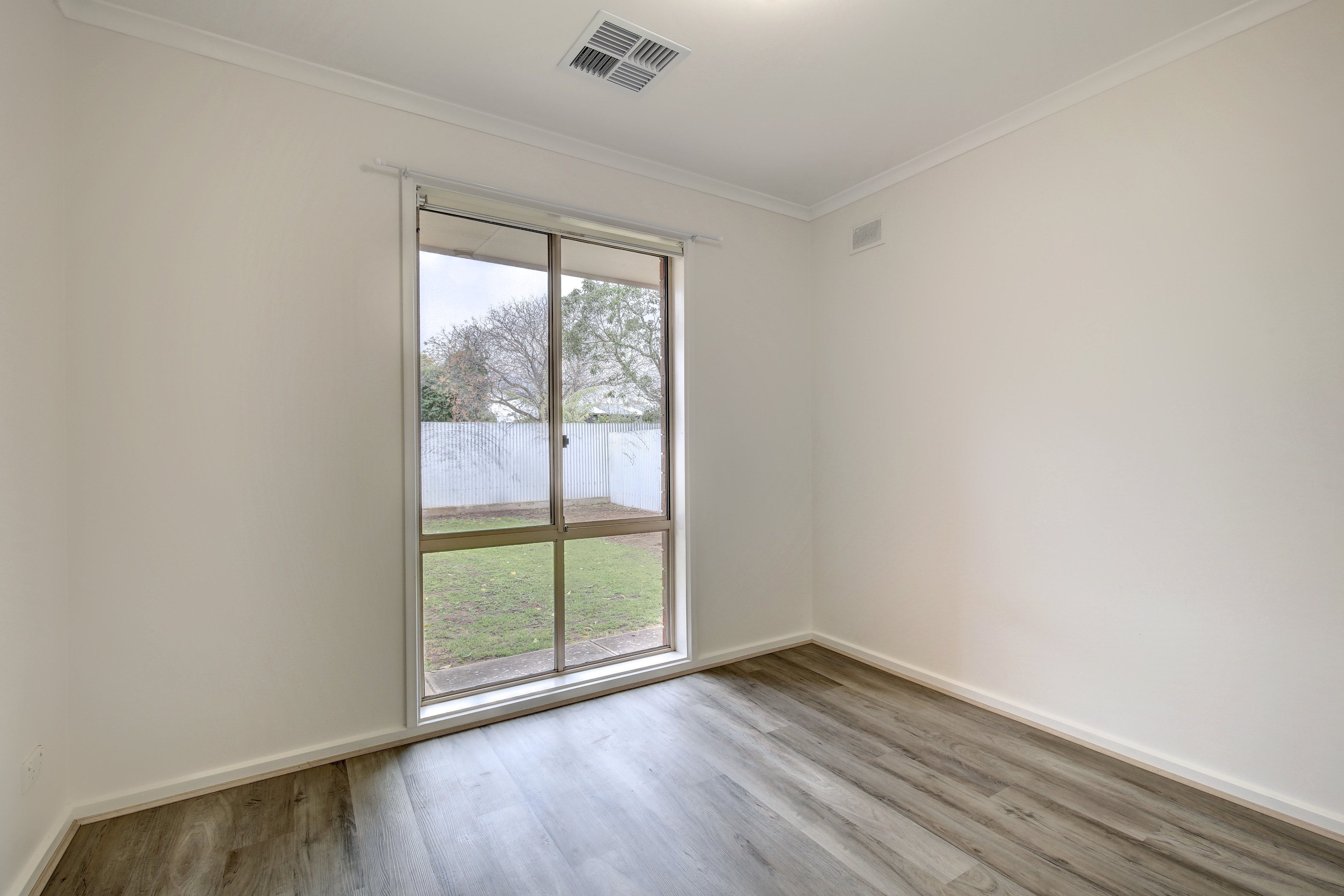 Charming 3 Bedroom SDA Share Property — Home image 11
