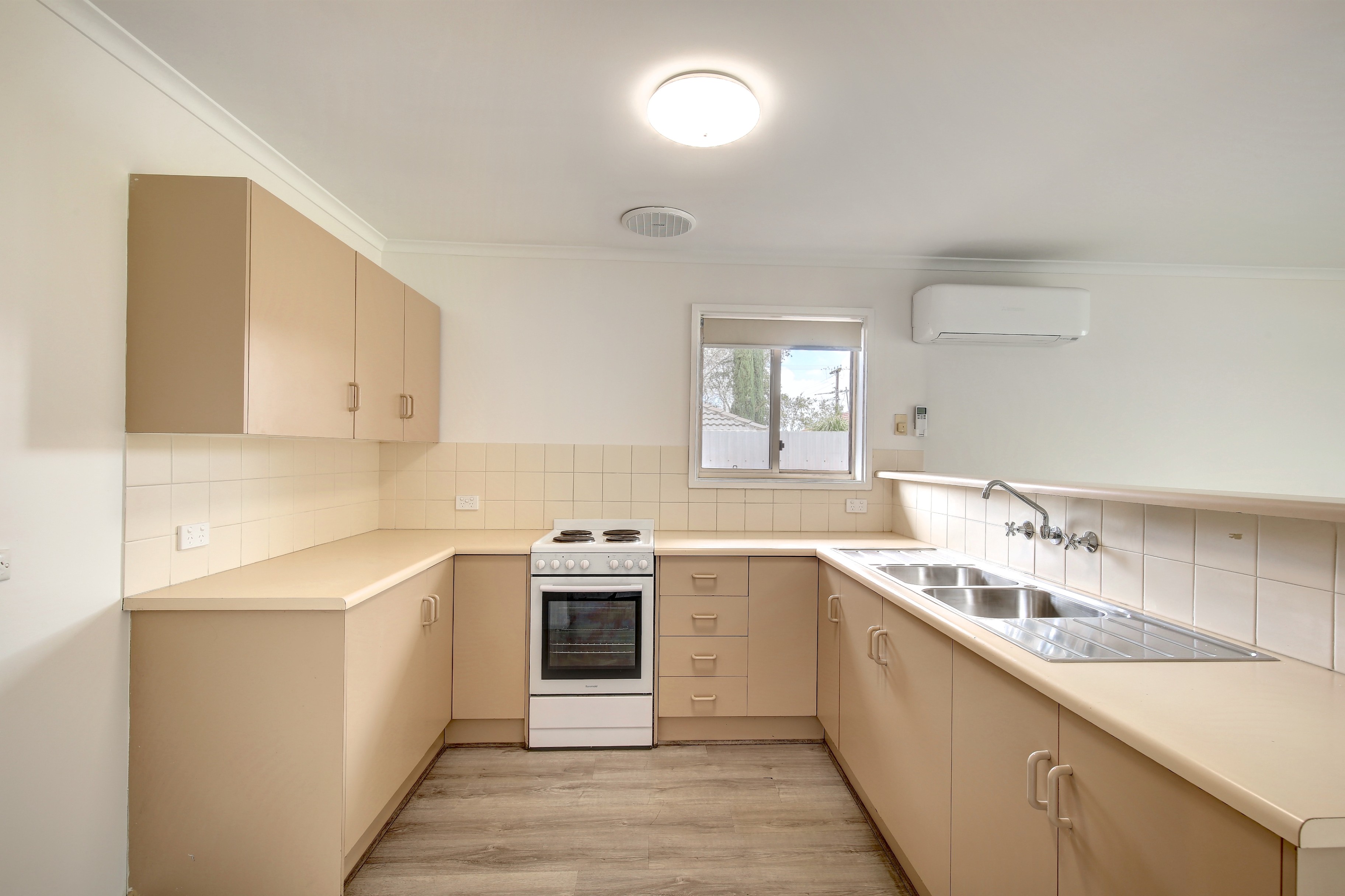 Charming 3 Bedroom SDA Share Property — Home image 21