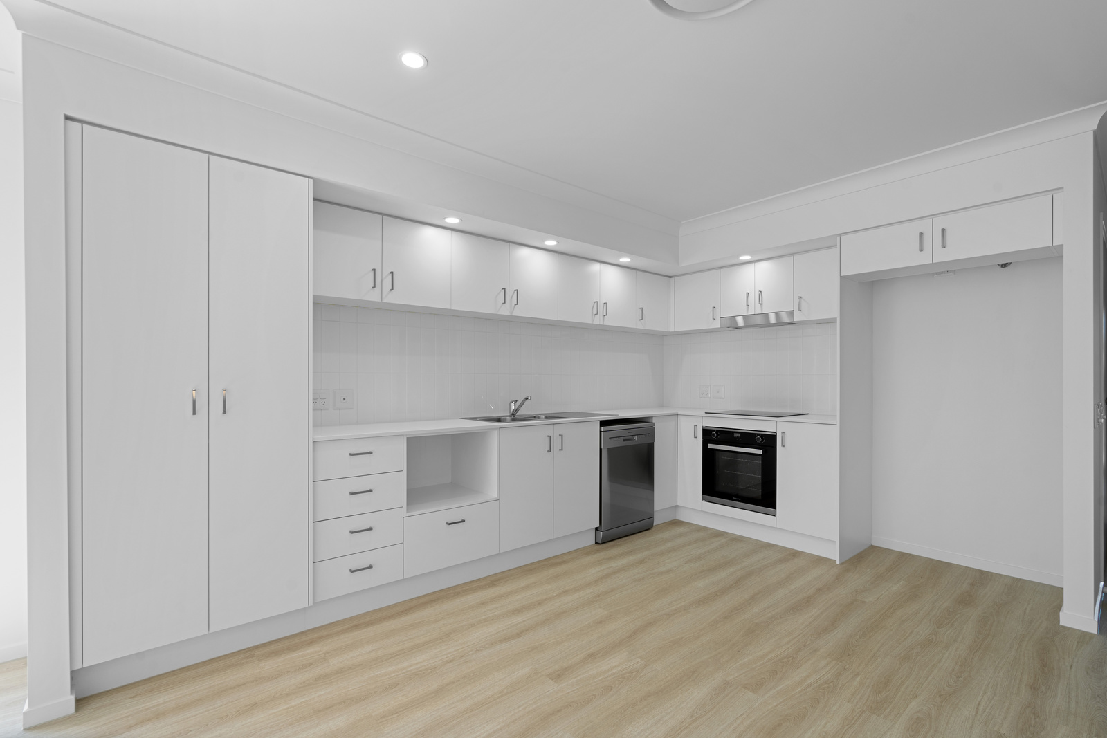 Fernvale, Ipswich Qld - IMPROVED LIVEABILITY HOUSE — Home image 3