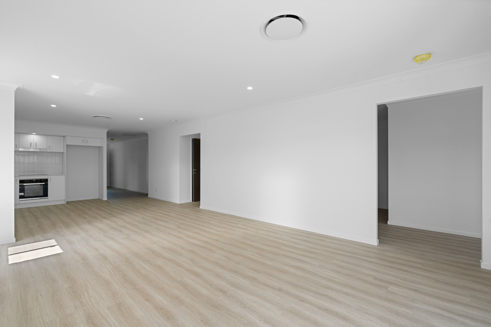 Fernvale, Ipswich Qld - IMPROVED LIVEABILITY HOUSE — Home image 4