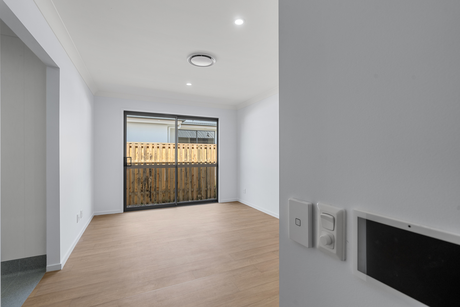 FERNVALE, IPSWICH QLD - IMPROVED LIVEABILITY HOUSE — Home image 6