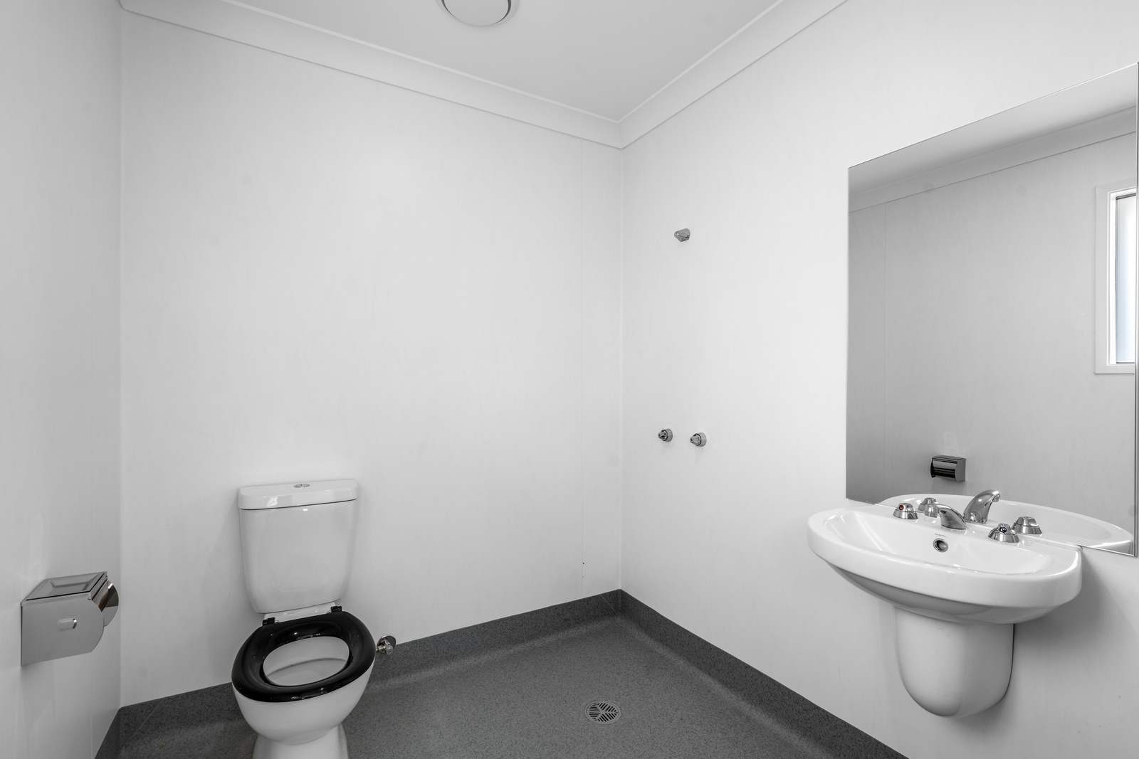 FERNVALE, IPSWICH QLD - IMPROVED LIVEABILITY HOUSE — Home image 8