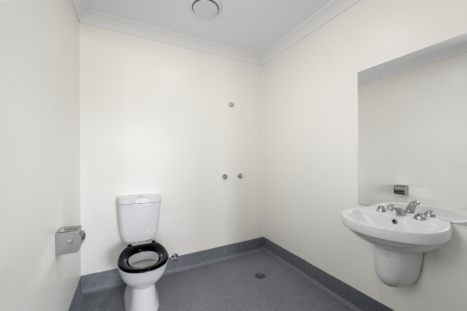 FERNVALE, IPSWICH QLD - IMPROVED LIVEABILITY HOUSE — Home image 15
