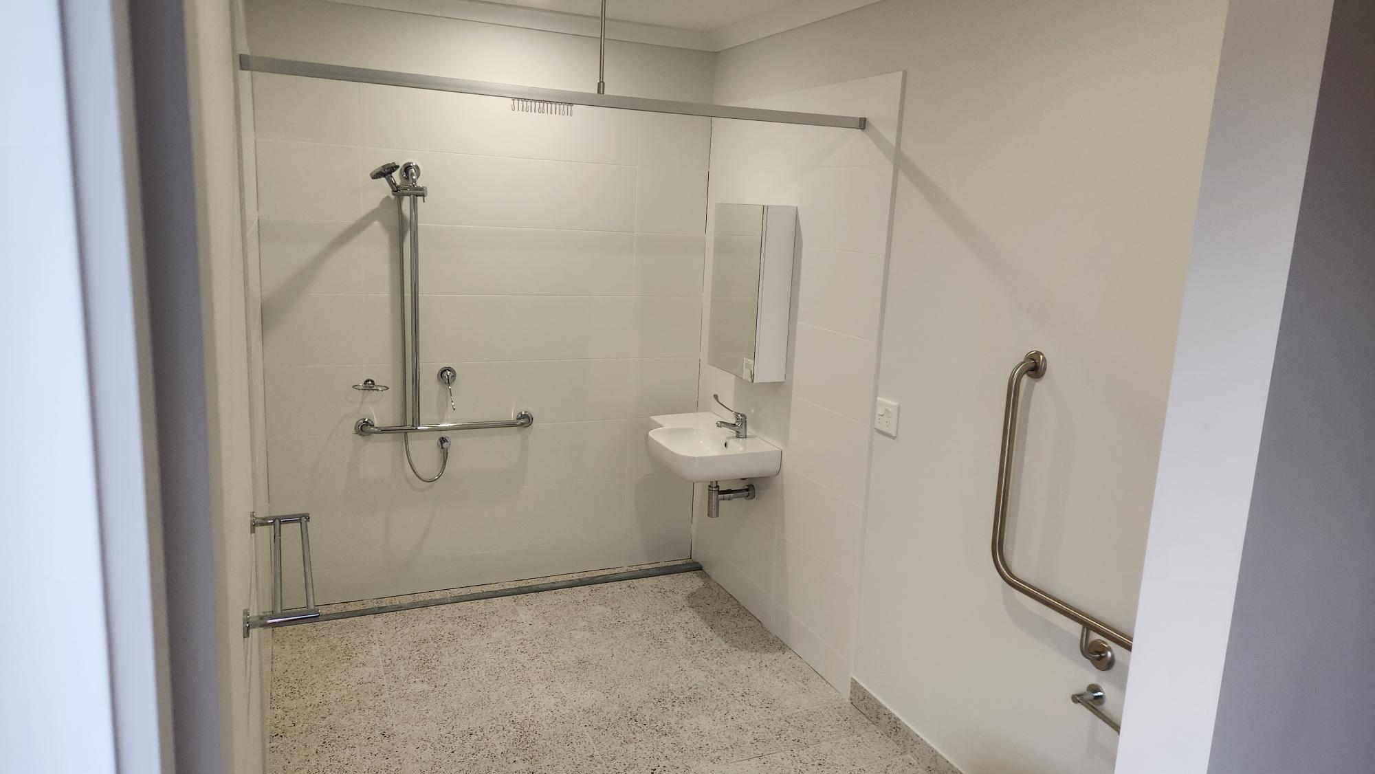 EVERGLADES ST LYNDHURST -HIGH PHYSICAL SUPPORT - INDOOR HEATED POOL AND GYM — Home image 8