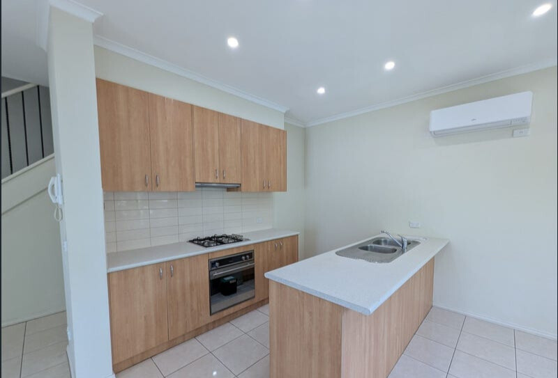 Accessible SIL Accommodation with Three Vacant Rooms in Cumberland Road — Home image 3
