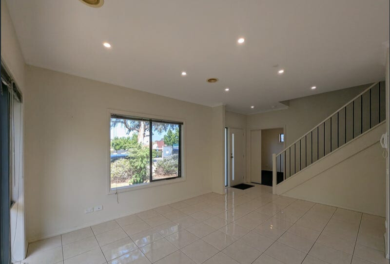 Accessible SIL Accommodation with Three Vacant Rooms in Cumberland Road — Home image 4