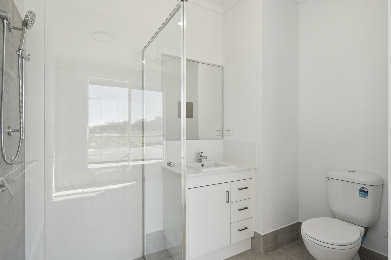 BRAND NEW- 3 Bedroom HPS Property at Redland Bay — Home image 4