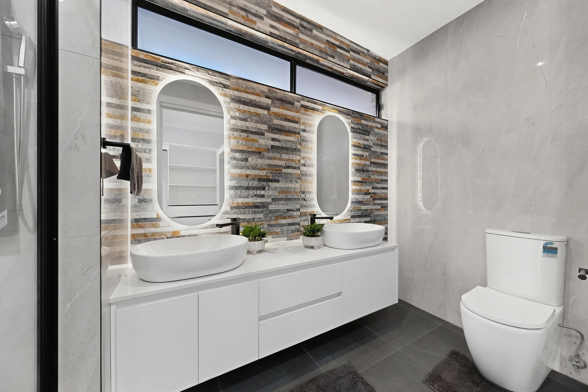 Coastal Convenience in Seaton SIL Home — Home image 3