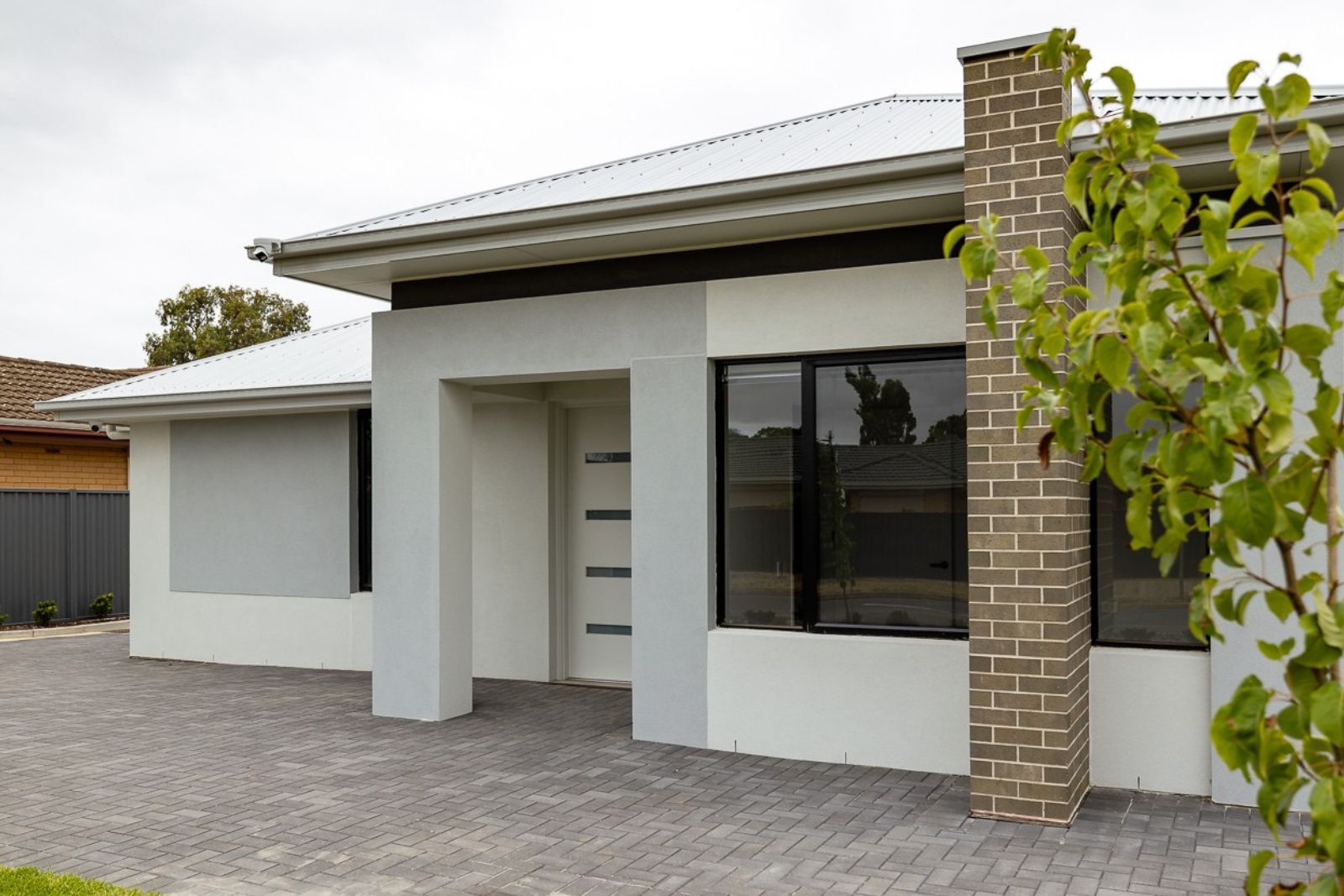 Spacious 3-bed Home for Sharing PLUS Separate 2-bed Villa for Single Occupancy. Disability Accommodation — Home image 3