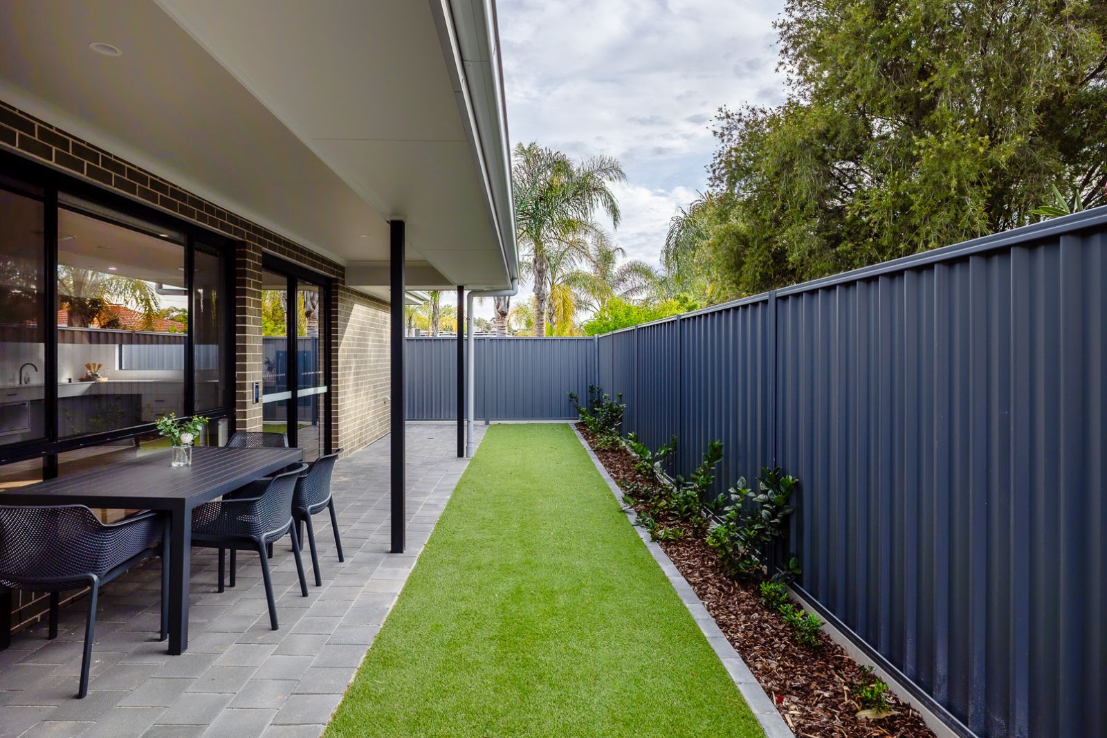Spacious 3-bed Home for Sharing PLUS Separate 2-bed Villa for Single Occupancy. Disability Accommodation — Home image 12
