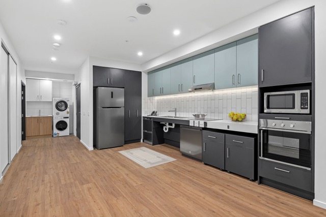 Beautiful HPS apartments in the heart of Balmoral QLD — Home image 2