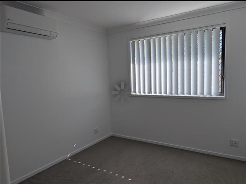 4 LEWIS COURT TOOGOOM — Home image 2