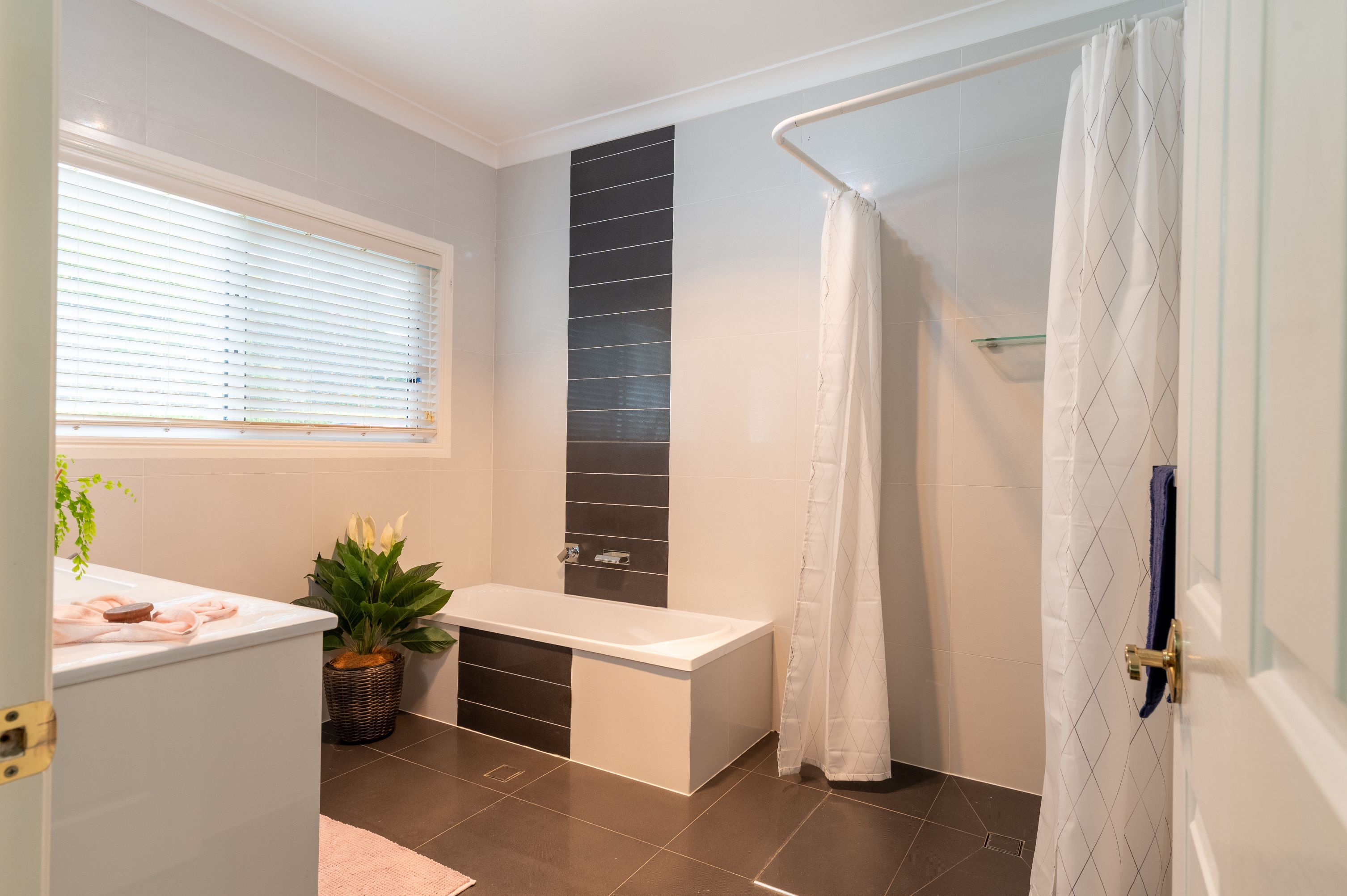 Luxury Short and Medium Term Accommodation — Home image 5