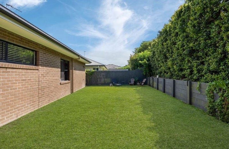 A wonderful modern home in Ormeau Hills — Home image 2