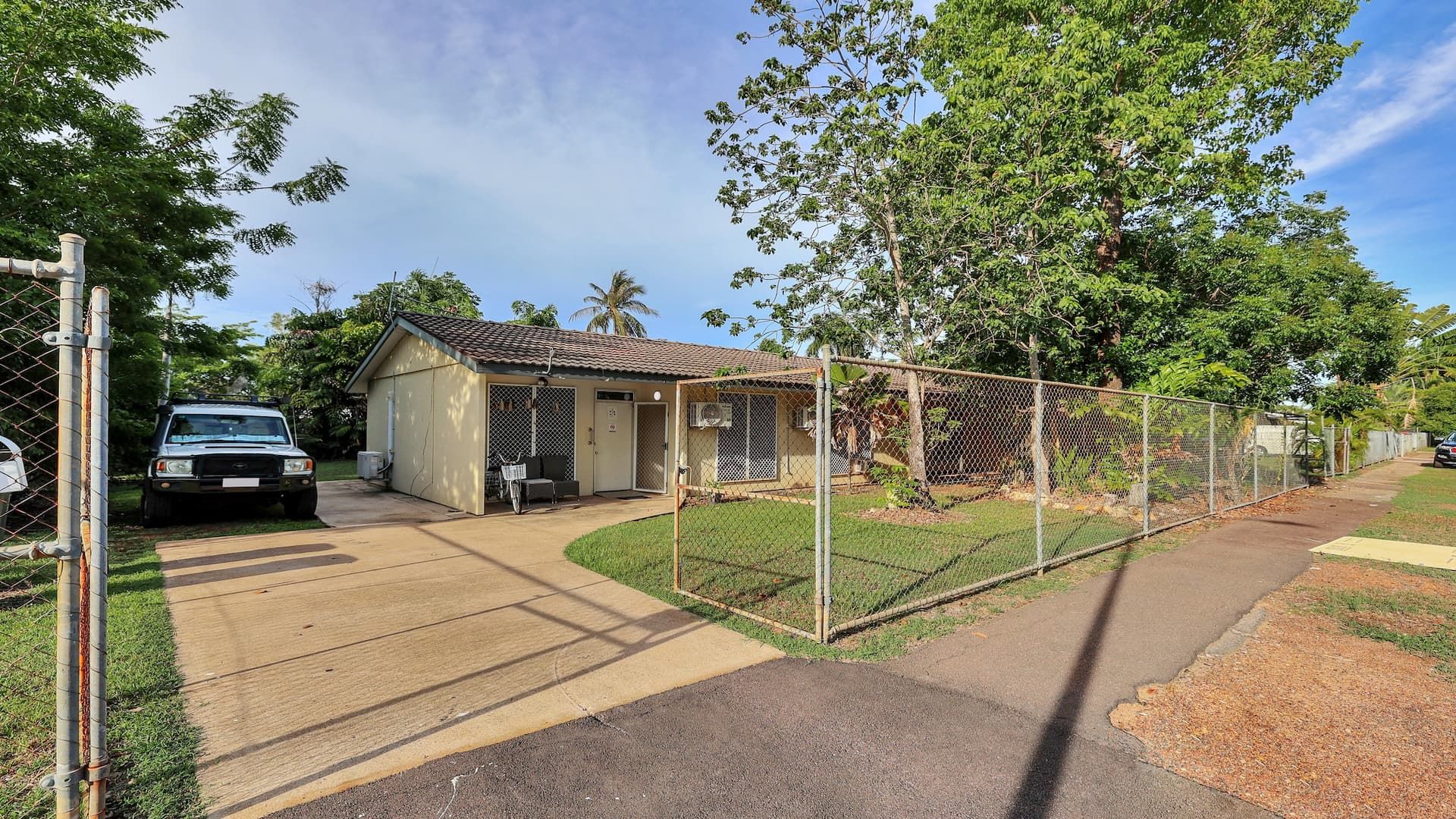 Comfortable, immaculate home on quiet block — Home image 4