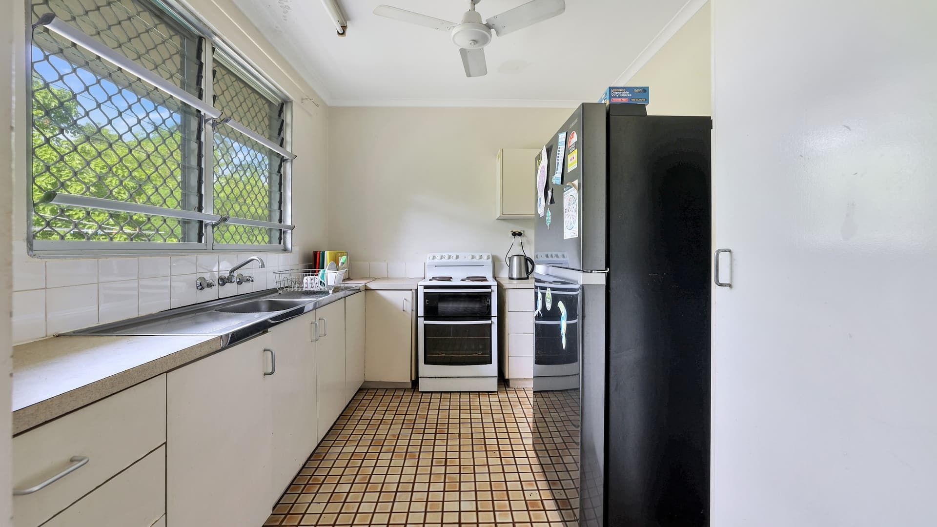 Comfortable, immaculate home on quiet block — Home image 14