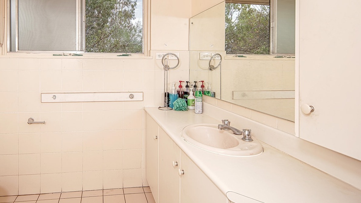 Single-story home located in a peaceful neighbourhood with NDIS Supported Independent Living — Home image 3
