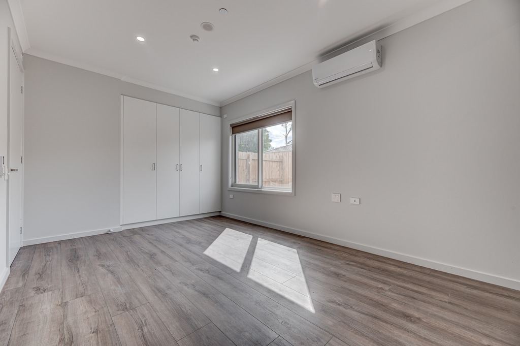 Contemporary design and effortless living in Taylor Street Cranbourne — Home image 7