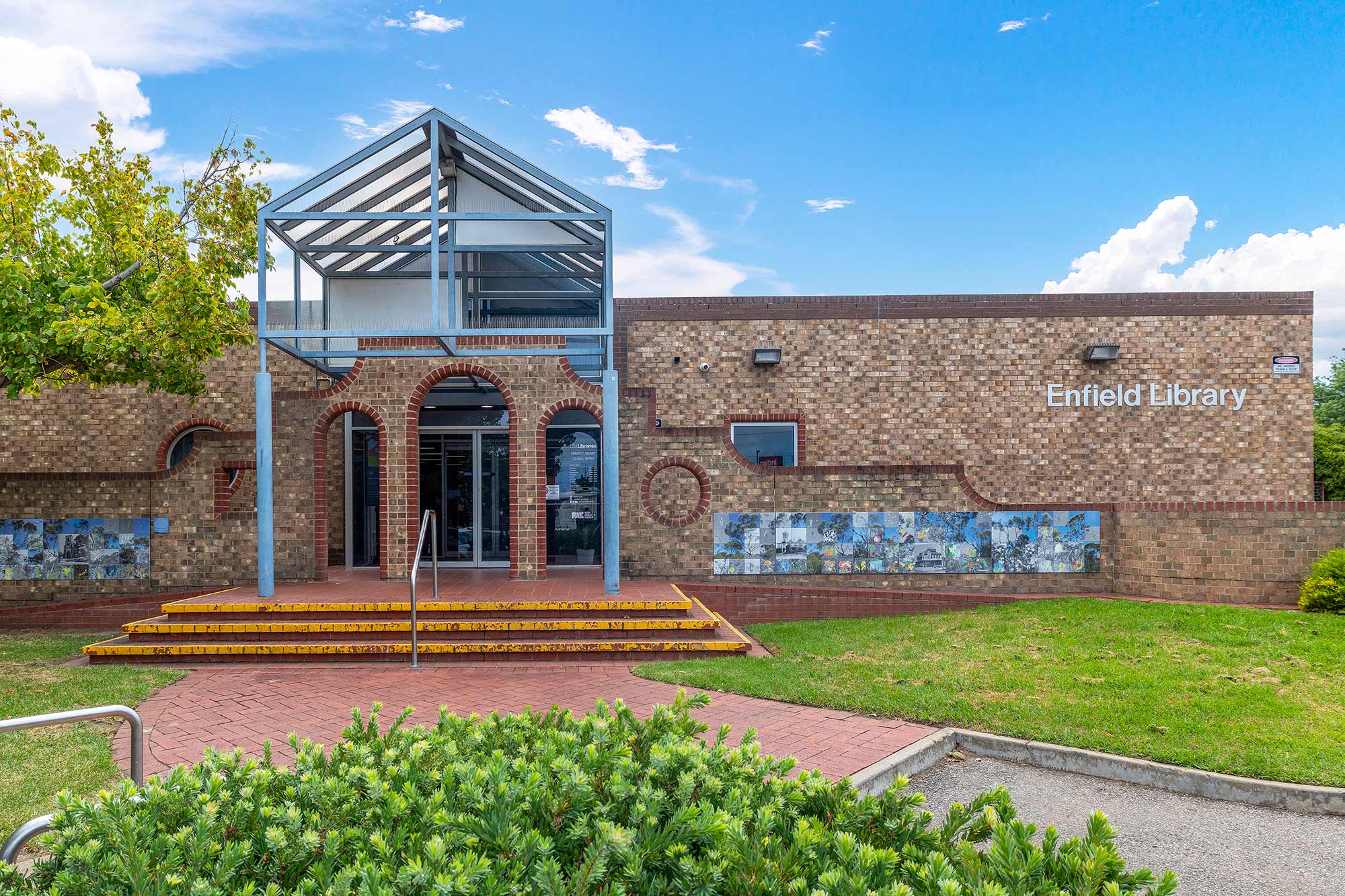 Connected City-Fringe Living in Northfield — Home image 18