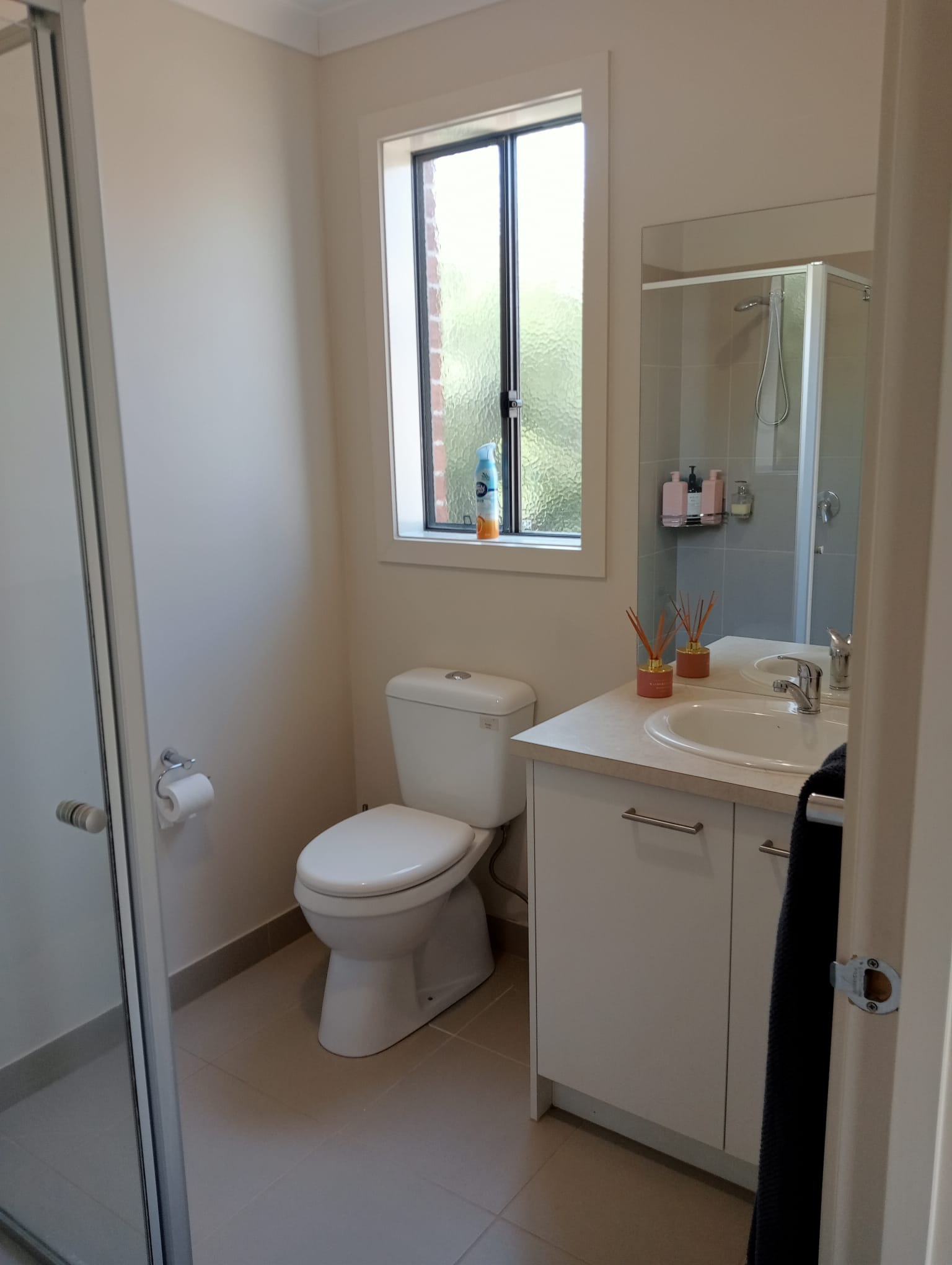 SIL property with modern design and open living plan in Curlewis — Home image 7