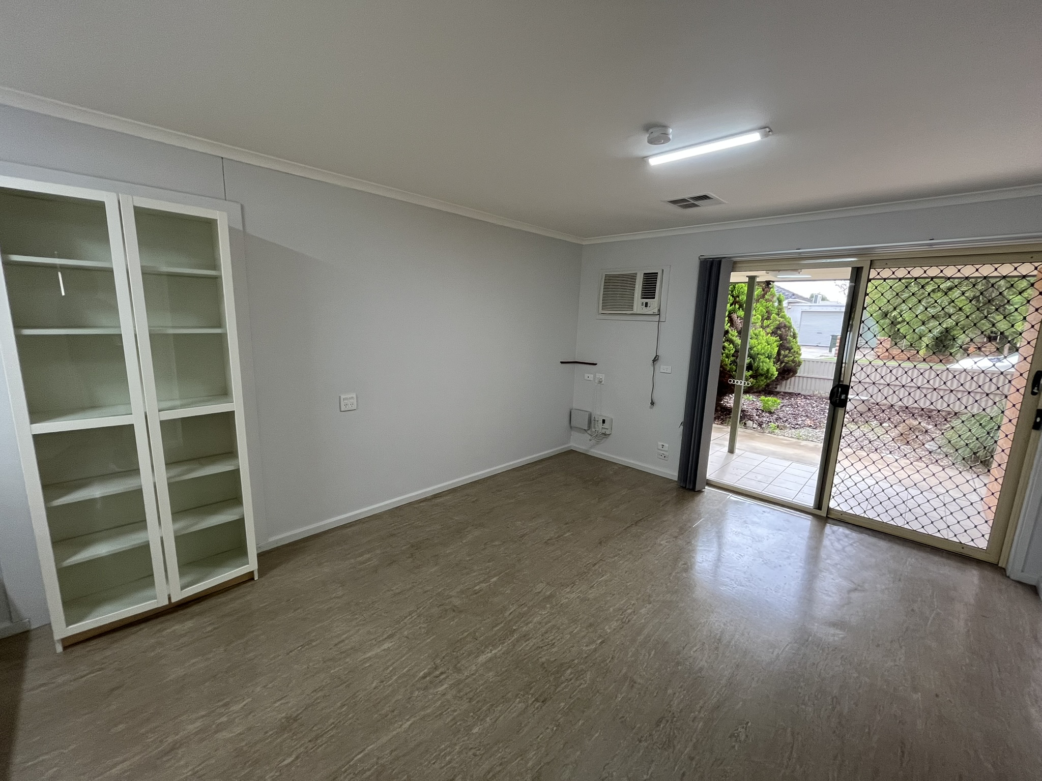 Live Alone - 2 Bedroom - Improved Livability Home — Home image 3