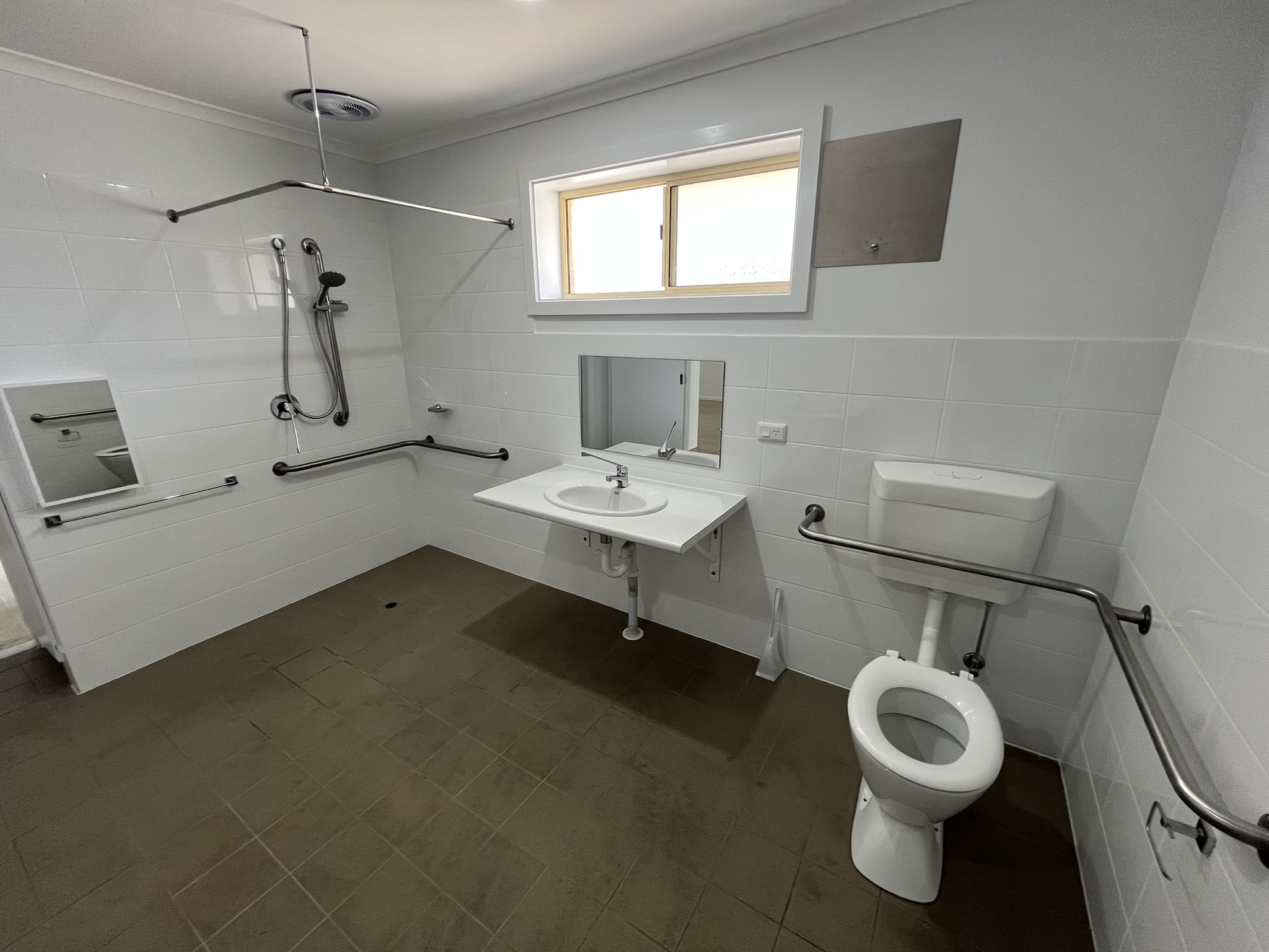 Live Alone - 2 Bedroom - Improved Livability Home — Home image 6