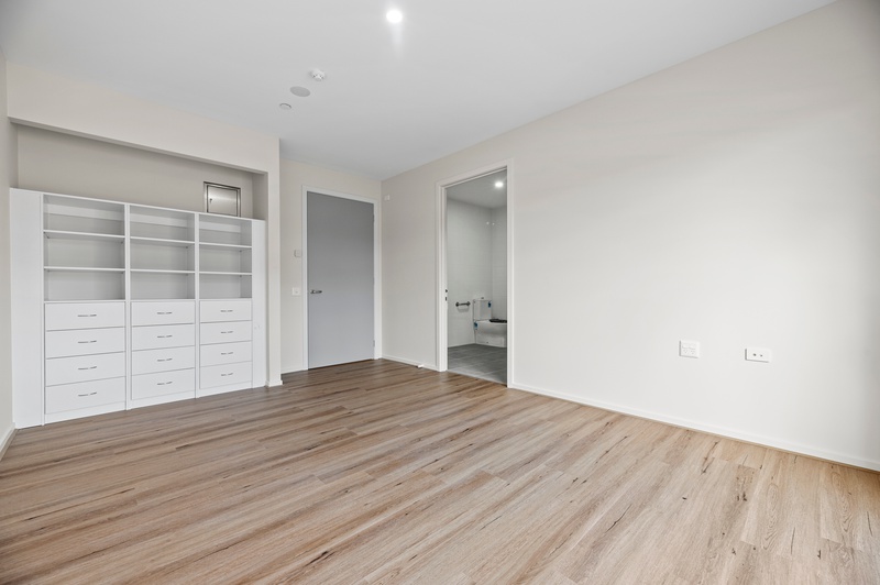 Now Available: Bright & Modern High Physical Support SDA in Cranbourne East — Home image 2