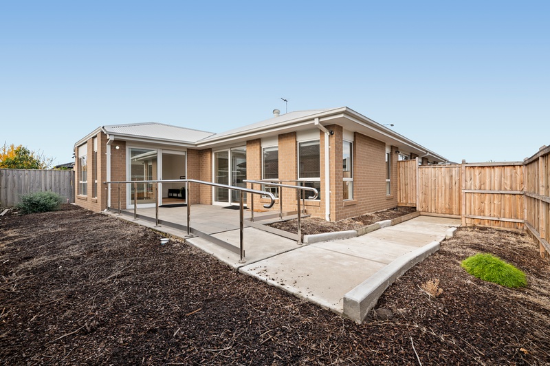 Now Available: Bright & Modern High Physical Support SDA in Cranbourne East — Home image 8