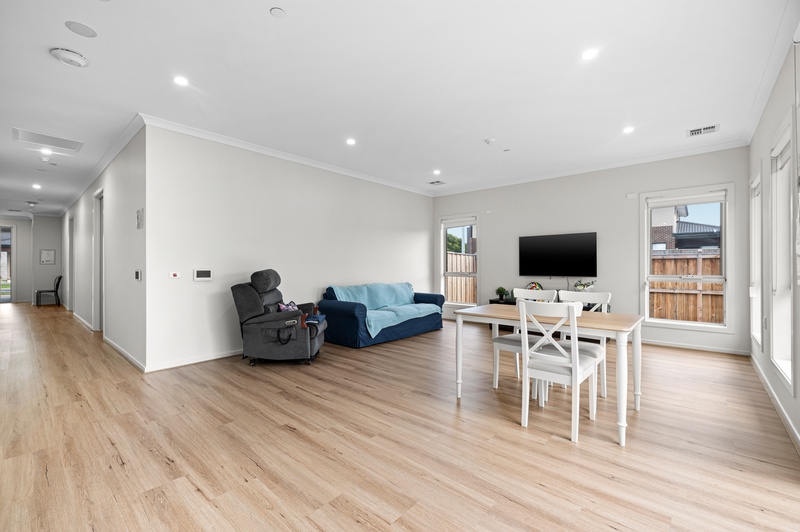 Now Available: Bright & Modern High Physical Support SDA in Cranbourne East — Home image 16