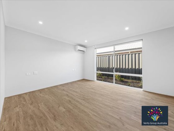 3 Bed Home In Hilbert — Home image 5
